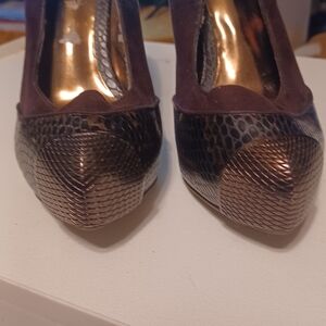 Carlos by Carlos Santana Black and Brown Textured Heels